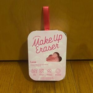 MakeUp Eraser Luxe in Soft Pink NWT